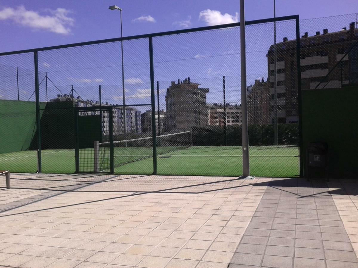 Torre De La Fuente Aprtovistas Piscina Parking Apartamento Oviedo Exterior foto