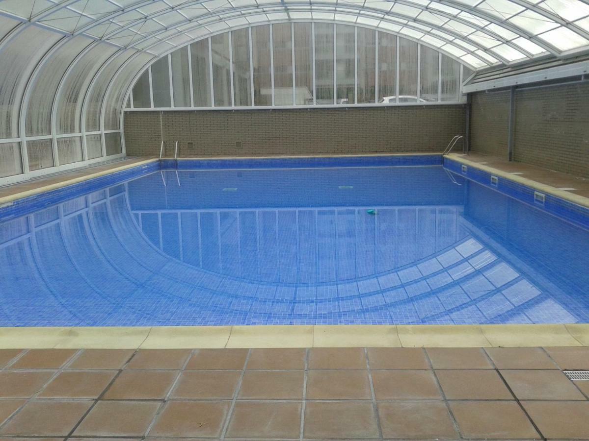 Torre De La Fuente Aprtovistas Piscina Parking Apartamento Oviedo Exterior foto